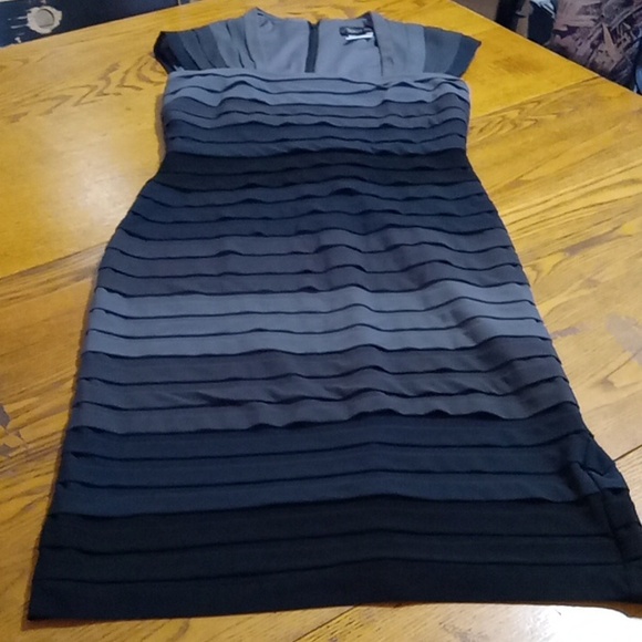 Tadadhi Shoji Womens DRESS MEDIUM Preowned MIDI Cocktail Party BLACK GREY Tiered - Picture 2 of 10